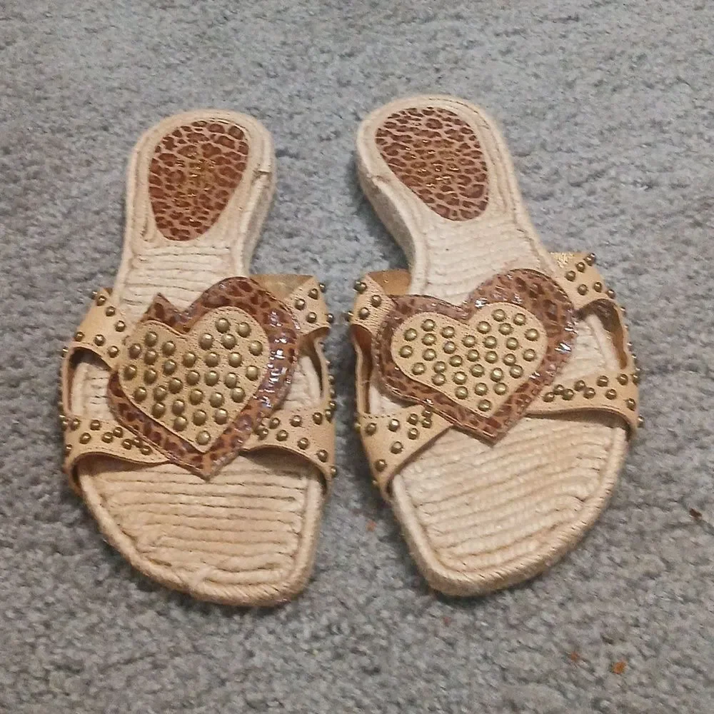 Bridget Shuster  tan cheetah heart slides sandals  Sz 8 EUC - Picture 2 of 11